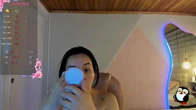 Snapshot of cristal__hot_1 chatting on July 18, 2026, 5:00 am cristal hot 1 online show from July 18, 2026, 5:00 am