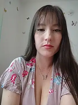 Snapshot of Belly_Rosse chatting on July 15, 2026, 6:57 pm Belly Rosse online show from July 15, 2026, 6:57 pm