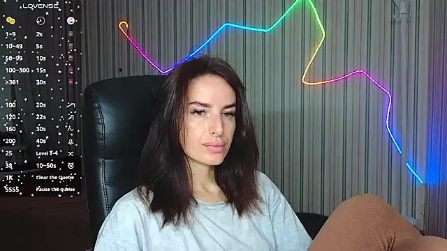 xx adrihanna xx online show from July 24, 2026, 6:00 am