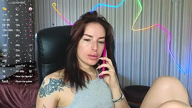 xx adrihanna xx online show from July 27, 2026, 7:37 am