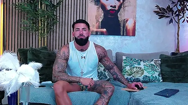 masterkingofmusclee online show from June 15, 2026, 8:27 am