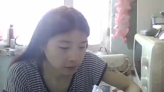 CarlyJoy online show from June 24, 2026, 11:09 am