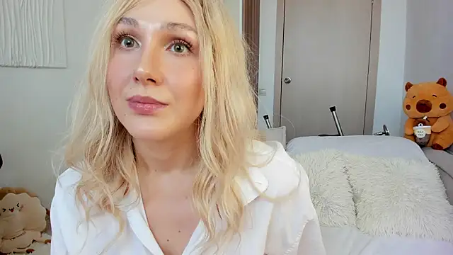 CarolMay online show from July 21, 2026, 7:32 am