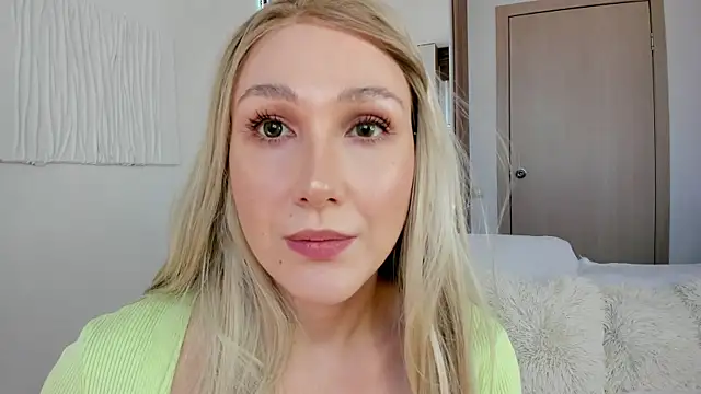CarolMay online show from July 25, 2026, 1:52 pm