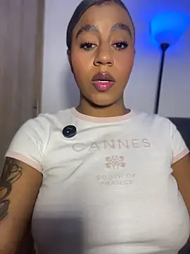 charlotteeruss online show from June 28, 2026, 5:41 pm