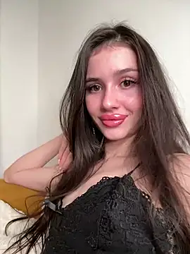 SofiaLaLight online show from July 6, 2026, 9:06 pm
