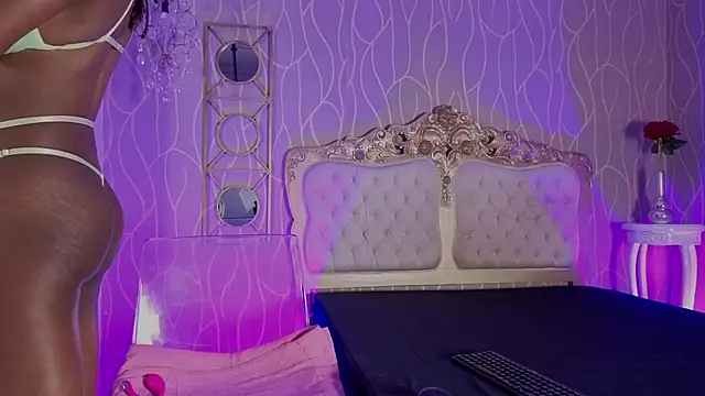 Snapshot of Shanelle__ chatting on July 21, 2026, 2:08 pm Shanelle online show from July 21, 2026, 2:08 pm