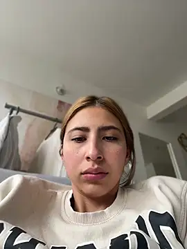 Ameellie online show from July 25, 2026, 3:42 pm