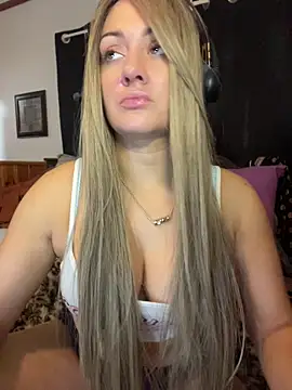 Snapshot of MimiLiciax chatting on May 26, 2026, 6:37 pm MimiLiciax online show from May 26, 2026, 6:37 pm