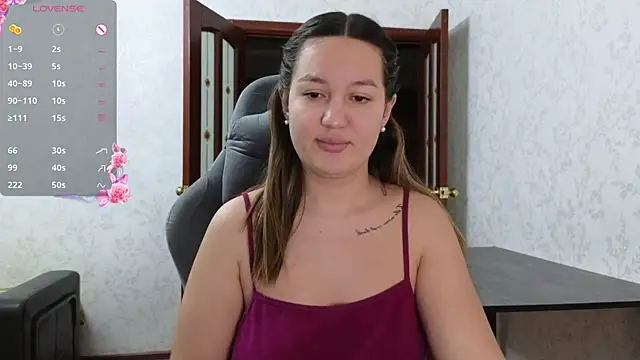 Nelly Fischer online show from April 21, 2026, 6:34 pm