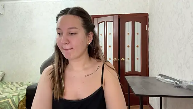 Nelly Fischer online show from May 30, 2026, 11:07 am