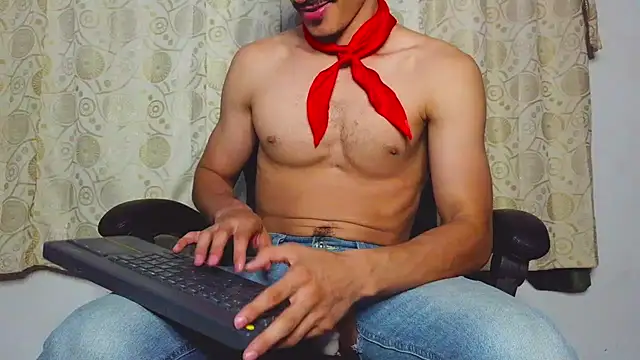 HomeAloneK online show from July 23, 2026, 7:56 pm