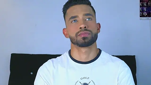 Snapshot of dereck_hotsoon chatting on December 12, 2024, 1:10 am dereck hotsoon online show from December 12, 2024, 1:10 am