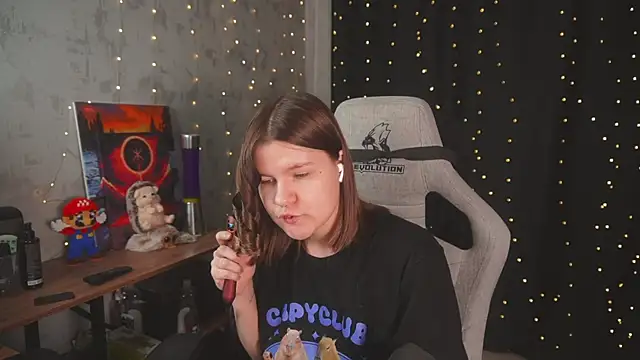 cuteamberlyyy online show from April 28, 2026, 3:44 am