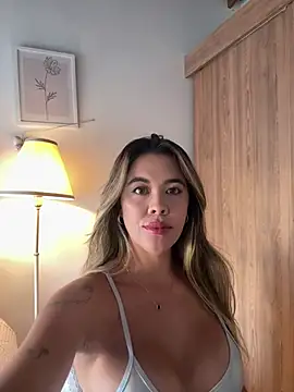 Emilia Bakerr online show from August 7, 2026, 7:05 pm