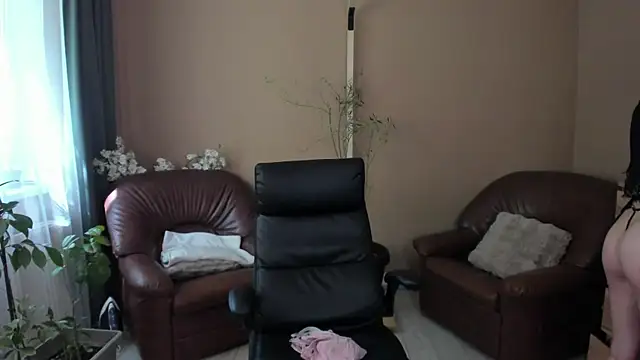 KaylaLaine online show from May 11, 2026, 7:14 am