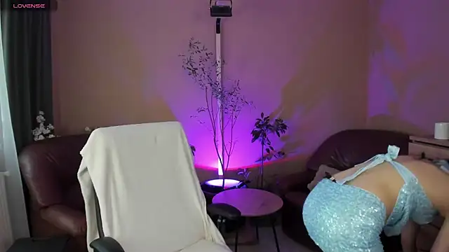 KaylaLaine online show from June 5, 2026, 6:52 am