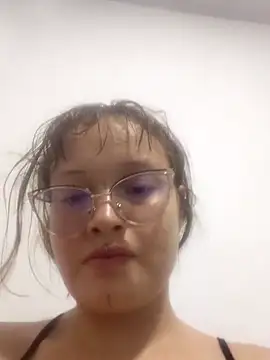 lucyy06 online show from May 31, 2026, 3:58 am