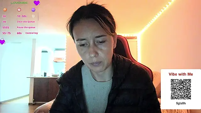 zoe jeane beker online show from June 15, 2026, 2:47 am