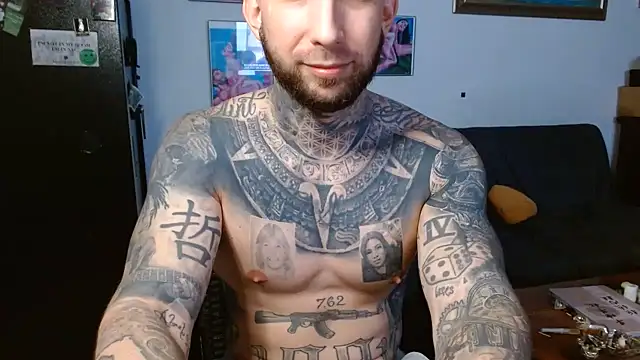 bobbybacala91 online show from July 4, 2026, 9:04 am