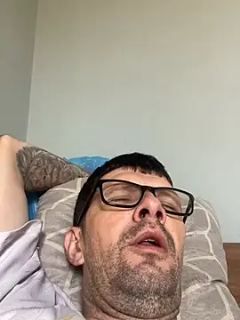 Juliano2289 online show from April 27, 2026, 2:15 pm