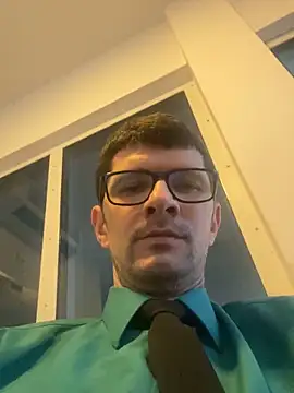 Juliano2289 online show from May 6, 2026, 5:29 pm