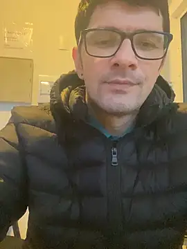 Juliano2289 online show from May 21, 2026, 6:37 pm