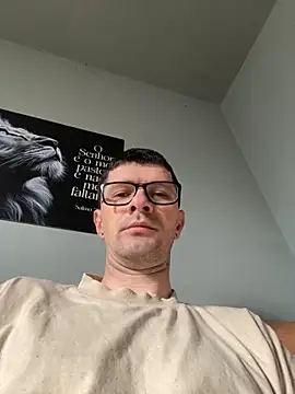 Juliano2289 online show from May 27, 2026, 1:52 pm