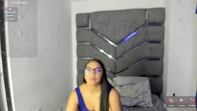Latinos couples online show from August 4, 2026, 3:43 am