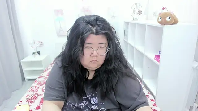 Nadine asian online show from April 30, 2026, 3:02 am