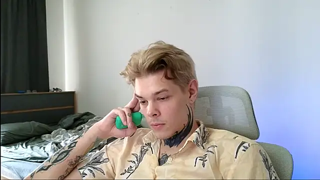 DENIS HERE online show from May 14, 2026, 12:01 pm