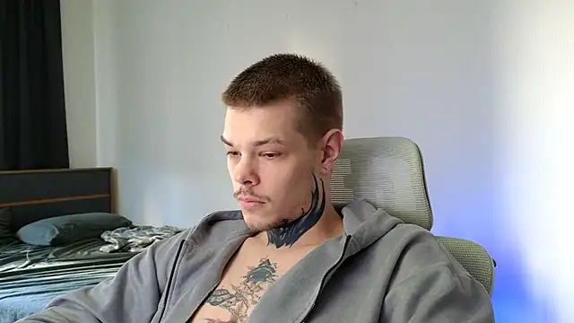 DENIS HERE online show from June 5, 2026, 4:02 pm