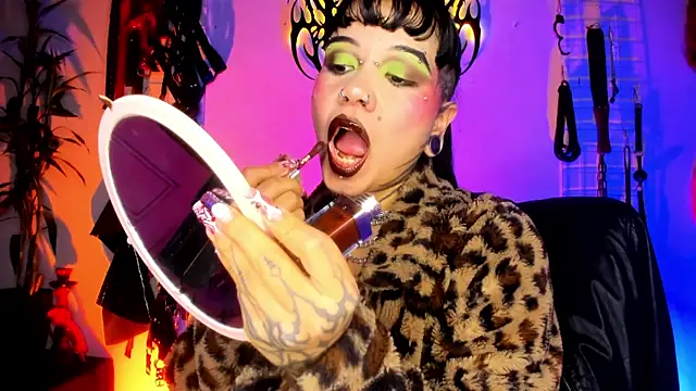 irregular fetish  online show from July 17, 2026, 2:40 am