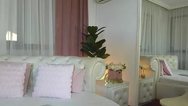 NinaCrystal1 online show from July 23, 2026, 10:13 am