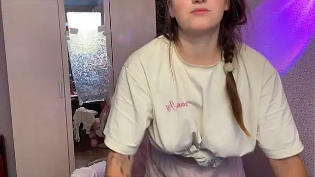 Katrin  kiss online show from July 6, 2026, 1:52 pm