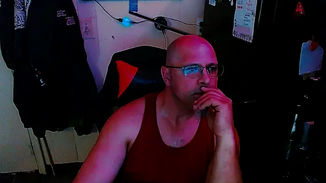 KrazyLegz online show from April 26, 2026, 3:21 pm