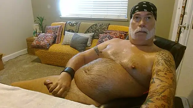 Snapshot of musclebearnips chatting on October 21, 2025, 6:08 pm musclebearnips online show from October 21, 2025, 6:08 pm