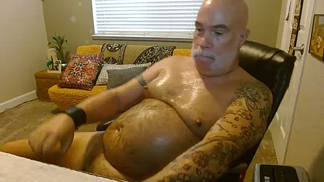 Snapshot of musclebearnips chatting on November 2, 2025, 7:38 pm musclebearnips online show from November 2, 2025, 7:38 pm
