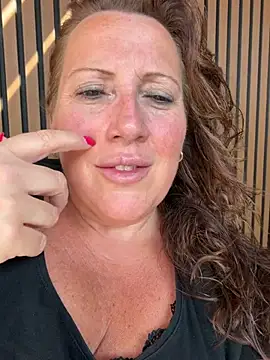 xsexycurvymilf online show from June 16, 2026, 3:03 pm