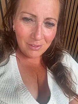 xsexycurvymilf online show from June 17, 2026, 2:07 pm