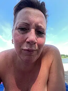 xsexycurvymilf online show from June 20, 2026, 9:45 am