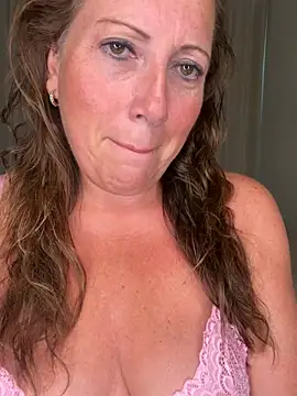 xsexycurvymilf online show from July 8, 2026, 2:10 pm