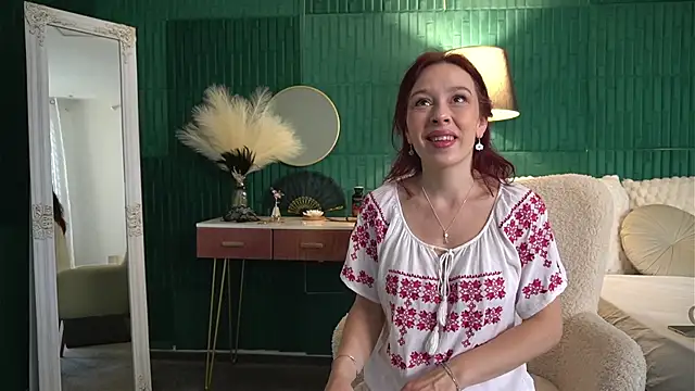 HaileyMoonn online show from July 8, 2026, 3:55 am