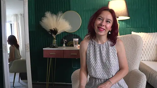 HaileyMoonn online show from July 19, 2026, 3:32 am