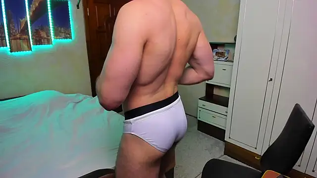 Alex Brown  online show from June 19, 2026, 9:51 pm