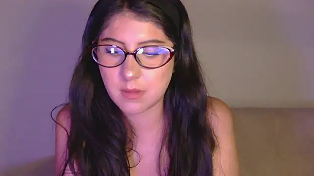 BubbleGumm  online show from July 28, 2026, 11:37 pm