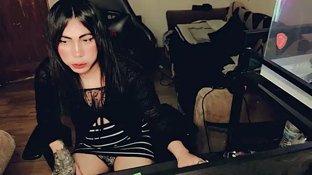 evelyntvsexy online show from July 23, 2026, 7:01 pm