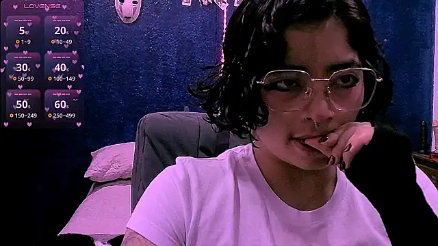 NinaYellow online show from July 15, 2026, 1:16 pm