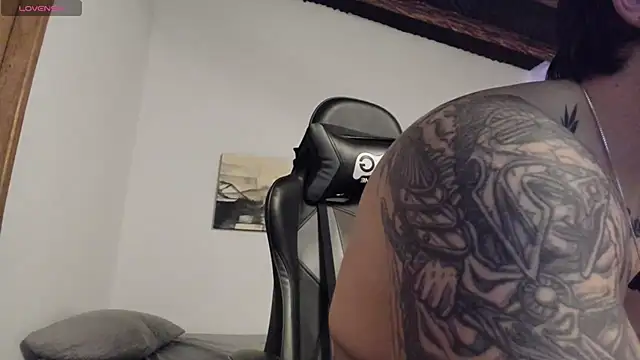 Snapshot of LucianSinclair chatting on May 20, 2026, 2:18 am LucianSinclair online show from May 20, 2026, 2:18 am