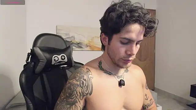Snapshot of LucianSinclair chatting on May 21, 2026, 2:29 am LucianSinclair online show from May 21, 2026, 2:29 am